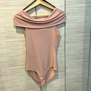 Wilfred Free Off Shoulder Bodysuit in blush - sz Med